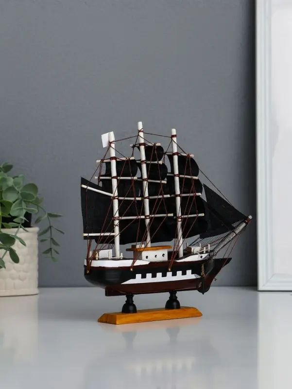 Сувенирная модель корабля &laquo;Пиратский. Аризона&raquo;, 24&times;6&times;22 см, чёрные паруса