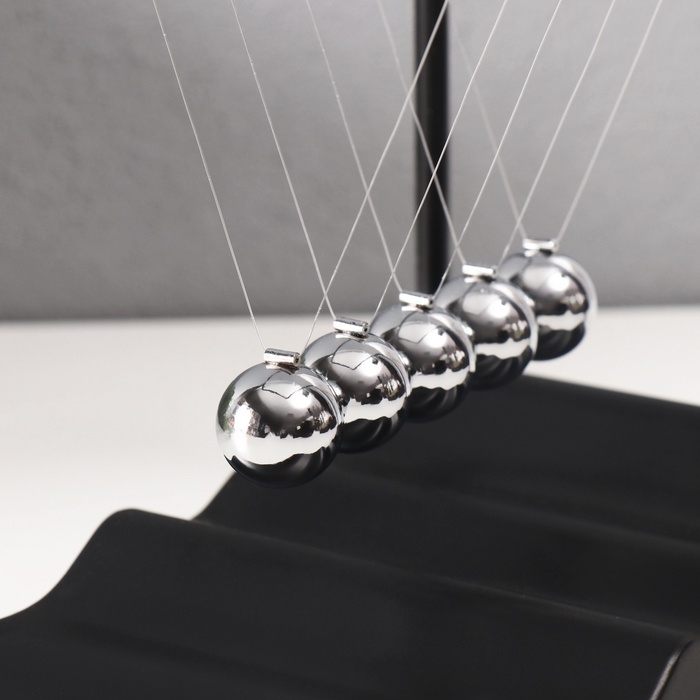 Маятник пластик Маятник пластик "Шары Ньютона. Водопад" чёрный 12,4х18,8х19,6 см