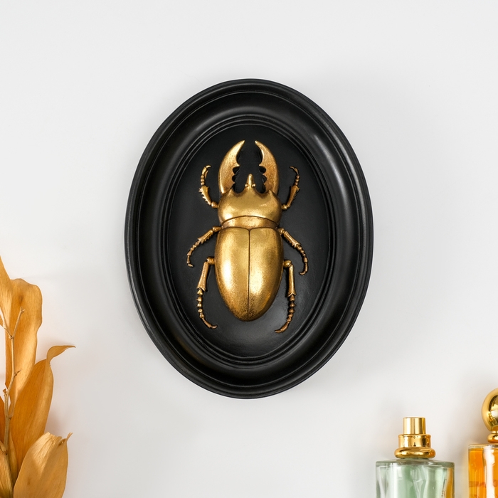 Панно интерьерное полистоун  Панно интерьерное полистоун "Жук-олень" чёрный с золотом 15х3х19 см