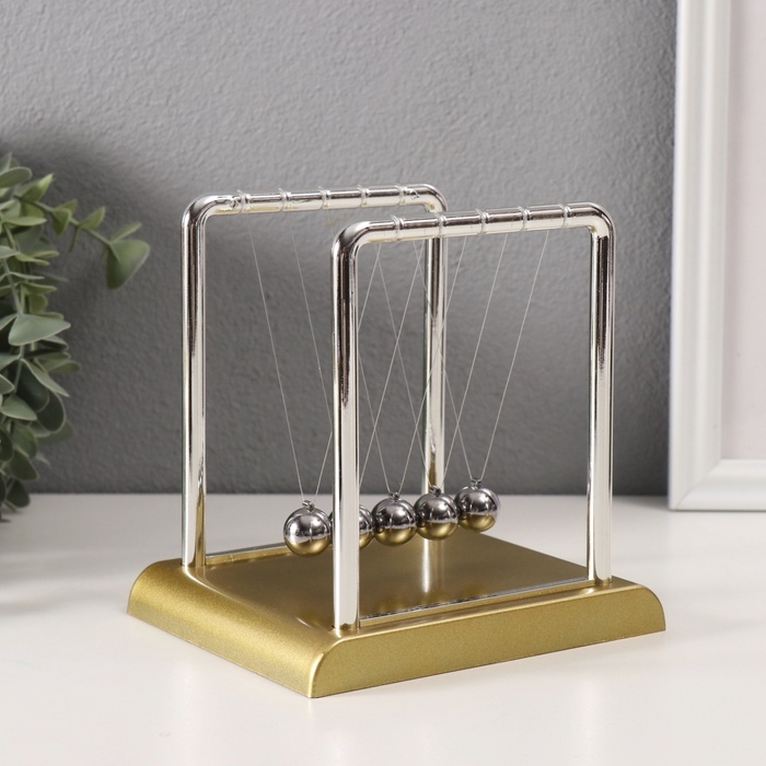 Маятник пластик Маятник пластик "Шары Ньютона" золото 13,5х11х13,5 см