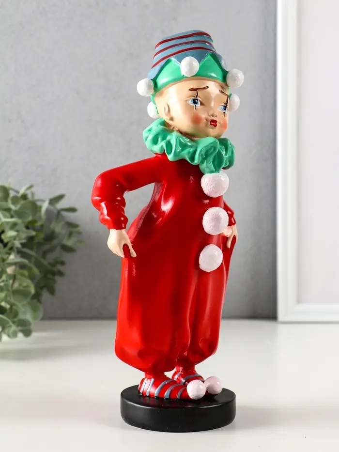Сувенир полистоун "Маленький клоун в красном костюме" 12х8х27,5 см Сувенир полистоун "Маленький клоун в красном костюме" 12х8х27,5 см