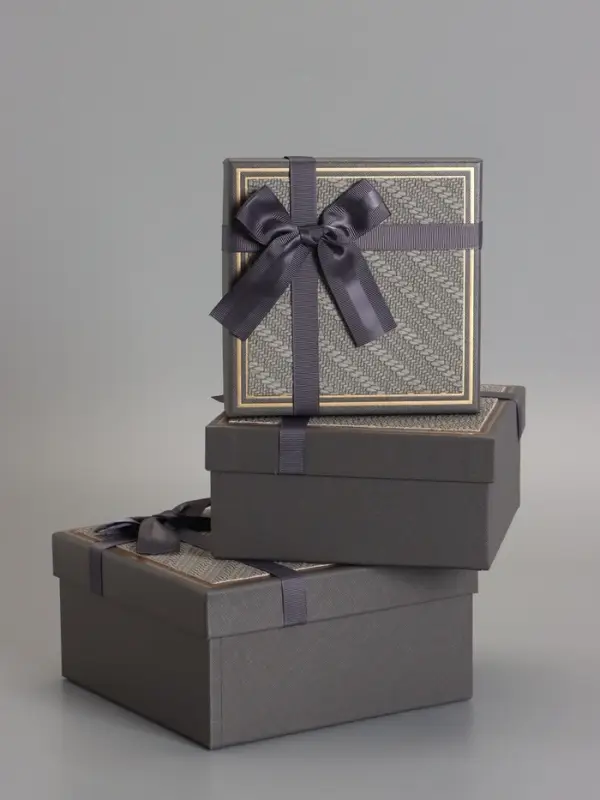 Наборок коробок 3 в 1 прямоугольные 19*19*9.8 17*17*8.0 15*15*6.5 см