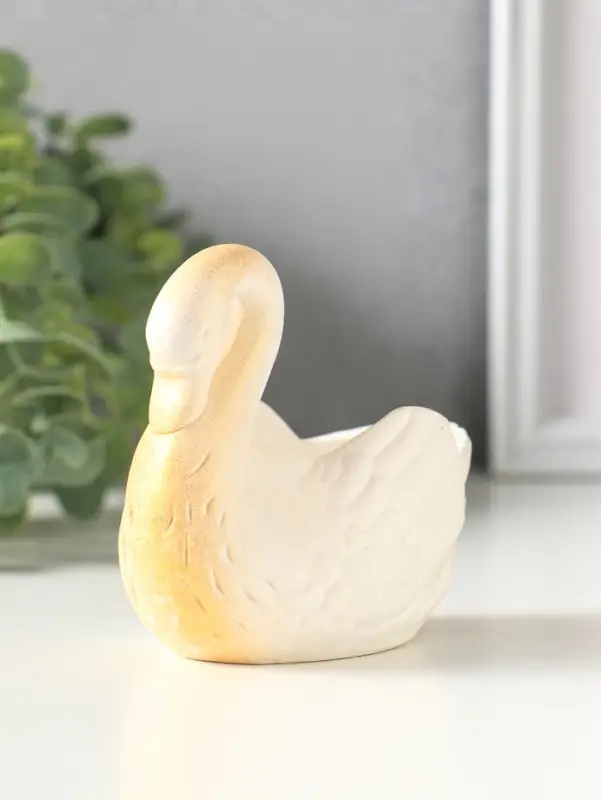 Подставка для мелочей &laquo;Лебедь&raquo;, 9&times;10&times;7 см, белая с позолотой