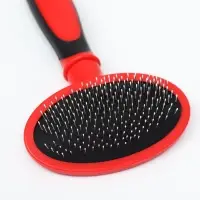 Пуходёрка, средняя, 9.5&times;16 см, мягкая, с закруглёнными зубьями, пластик, красная