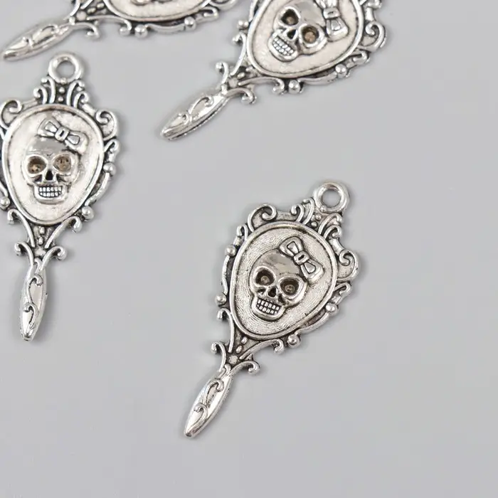 Декор для творчества металл Декор для творчества металл "Ажурное зеркало с черепом" серебро 3,4х1,5 см