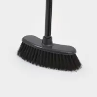 Щётка для пола жесткая &laquo;Комфорт&raquo; с черенком, МИКС