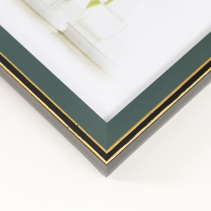 Фоторамка пластик 13х18 см Фоторамка пластик 13х18 см "Зелёный с золотым обрамлением" 15х20 см