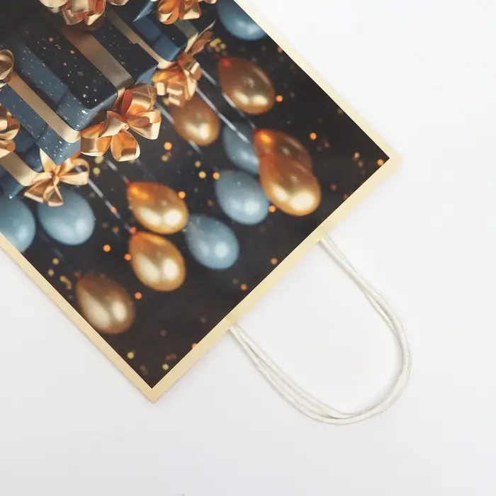 Пакет подарочный крафтовый «Подарки с золотым бантом» 27×22×11 см, 120 г/м² Пакет подарочный крафтовый «Подарки с золотым бантом» 27×22×11 см, 120 г/м²