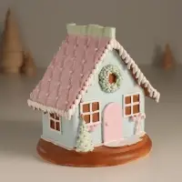 Фигурка светящаяся &laquo;Пряничный домик с ёлочкой&raquo;, зефирный, 12.5&times;12.5&times;12.5 см