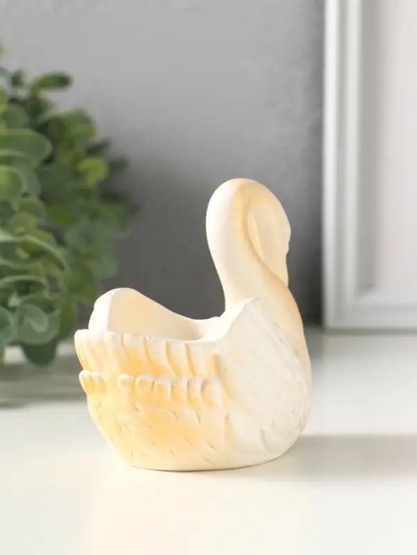 Подставка для мелочей &laquo;Лебедь&raquo;, 9&times;10&times;7 см, белая с позолотой