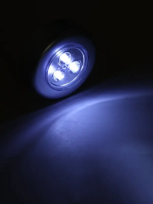 Светильник настенный светодиодный &laquo;Мастер К&raquo;, 1 Вт, 3 LED, от батареек 3&times;ААА, d=6.5 см