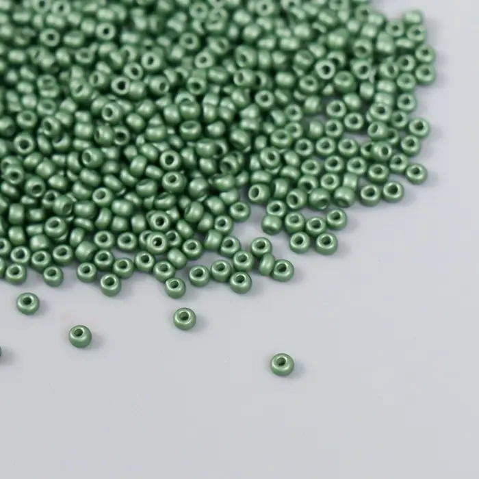 Бисер стекло 12/0  Бисер стекло 12/0 "Платиново-зелёный" 15 гр