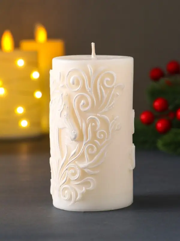 Декоративная свеча "Столбик с лошадью" (молочный), 215 г