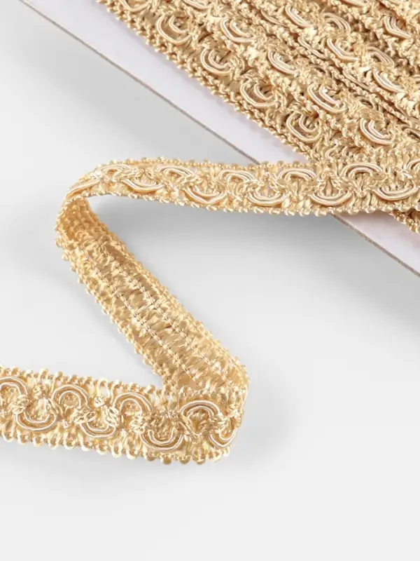 Тесьма декоративная змейка 15мм*10±1м бежевый Тесьма декоративная змейка 15мм*10±1м бежевый