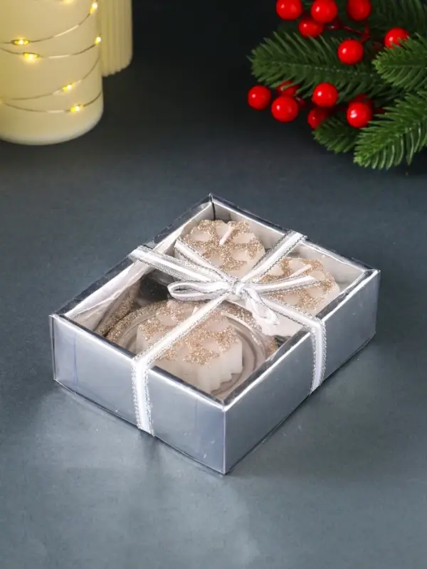 Набор свечей &laquo;Снежинки и подсвечник&raquo;, 3 шт., 12&times;10&times;4 см