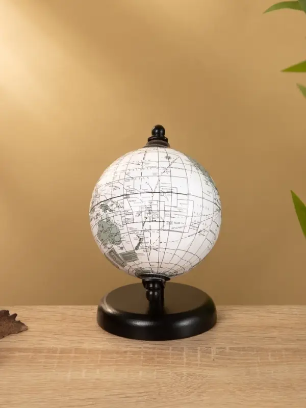 Глобус сувенирный 9х8х11 см, подставка металл Глобус сувенирный 9х8х11 см, подставка металл