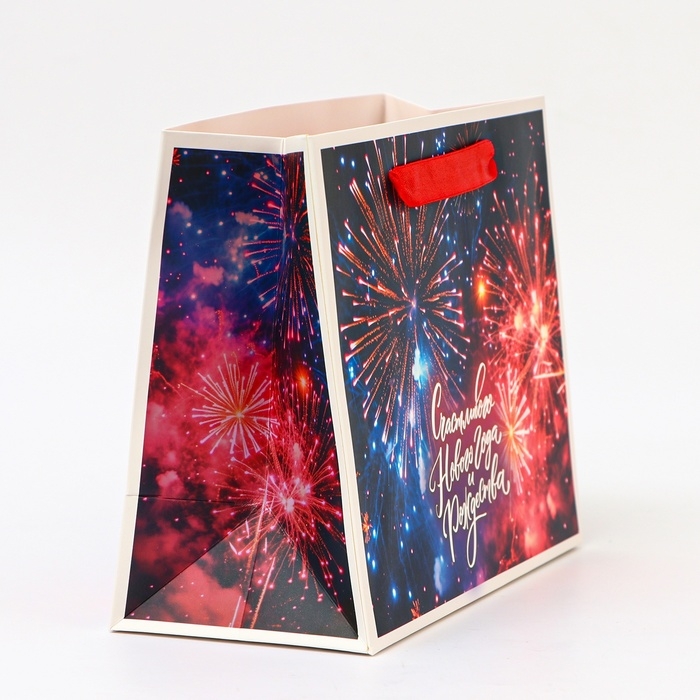 Пакет ламинированный «Фейверк», MS 23 × 18 × 10 см Пакет ламинированный «Фейверк», MS 23 × 18 × 10 см