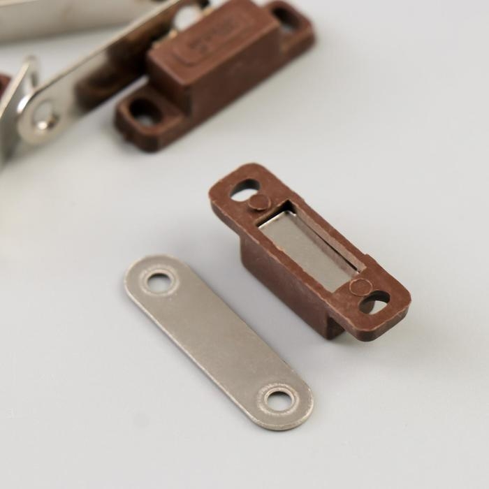 Замок магнитный (набор 4 шт) коричневый 3х1 см Замок магнитный (набор 4 шт) коричневый 3х1 см