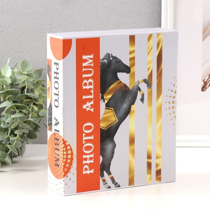 Фотоальбом на 80 фото 10х15 см Фотоальбом на 80 фото 10х15 см "Конь. Арт" в коробке 5х19х23 см