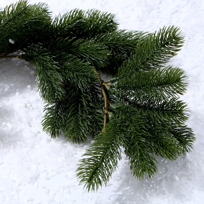 Декор «Ветвь развесистой ели» Декор «Ветвь развесистой ели»