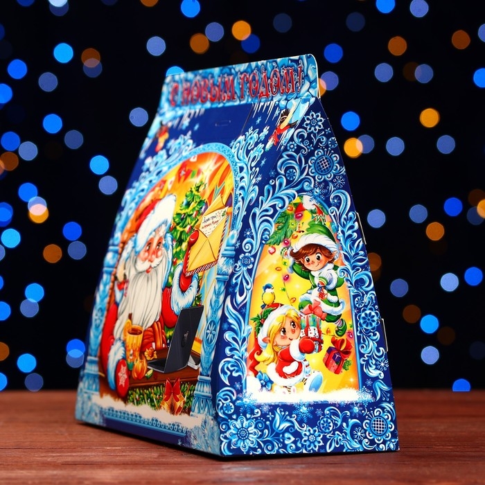 Новый год. Подарочная коробка Новый год. Подарочная коробка "Дед мороз с белочкой" 24,5 х 11,5 х 23 см.