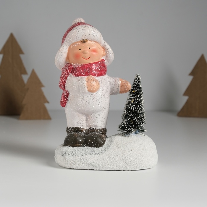 Сувенир керамика свет Сувенир керамика свет "Малыш в белом комбинезоне у ёлочки" 11,5х7х16 см