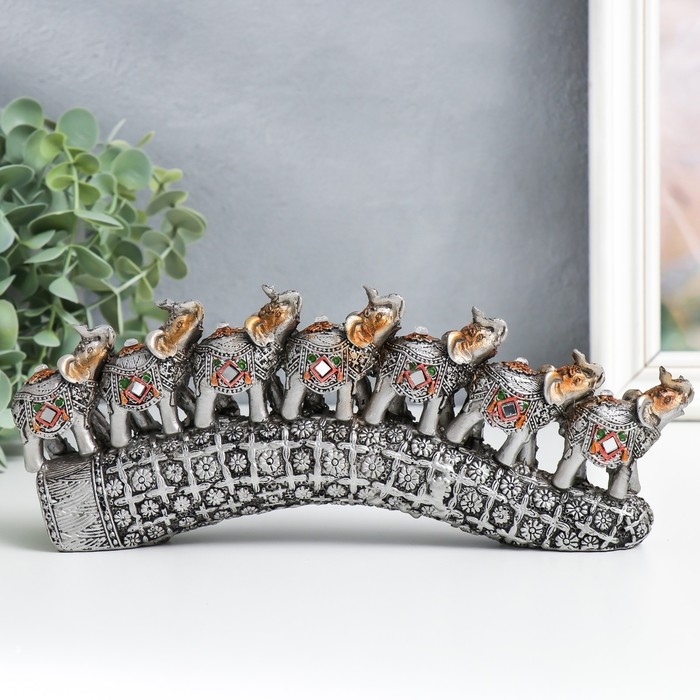 Сувенир полистоун Сувенир полистоун "Семь слонов на бивне с цветами" серебро 21х4х9,8 см