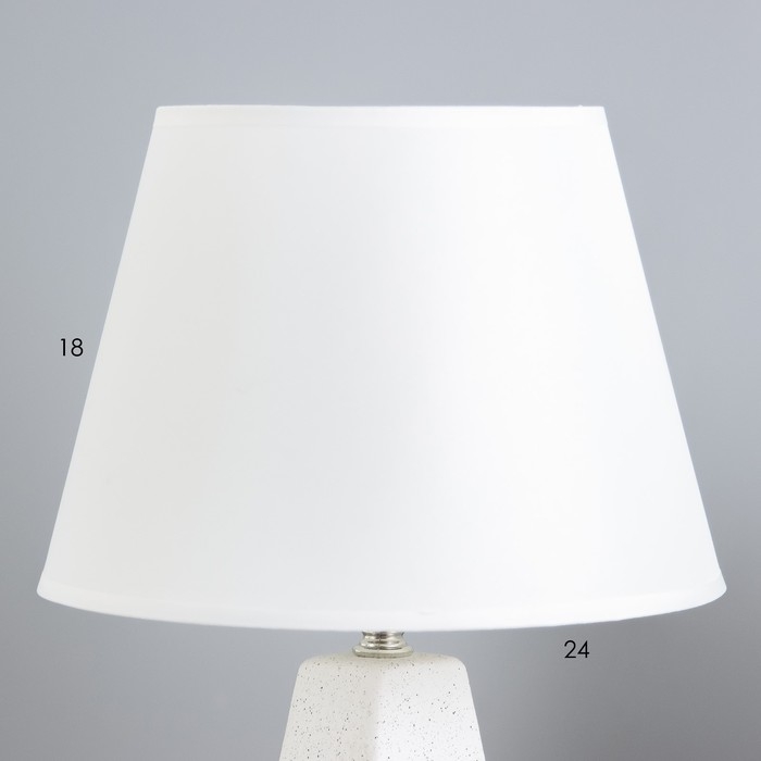 Настольная лампа Настольная лампа "Альберта" Е27 40Вт белый 25х25х36см RISALUX