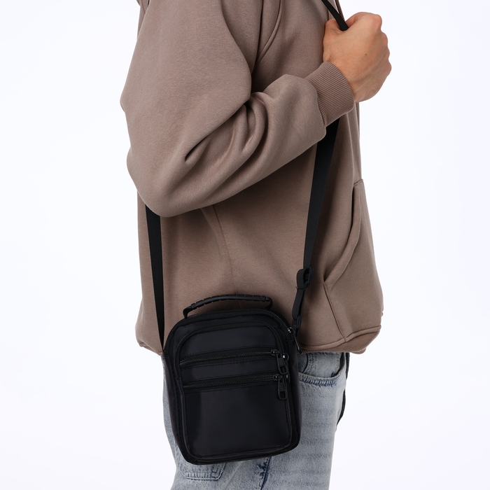 Сумка мужская на молниях, 4 наружных кармана, цвет чёрный Сумка мужская на молниях, 4 наружных кармана, цвет чёрный