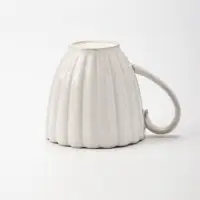Кружка &laquo;Лотос&raquo;. 335 мл, 13&times;10.5&times;5 см, фарфор, молочная