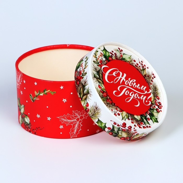 Новый год. Коробка подарочная новогодняя для макарун тубус без окна Новый год. Коробка подарочная новогодняя для макарун тубус без окна "Листья", 13 х 8,5 см.