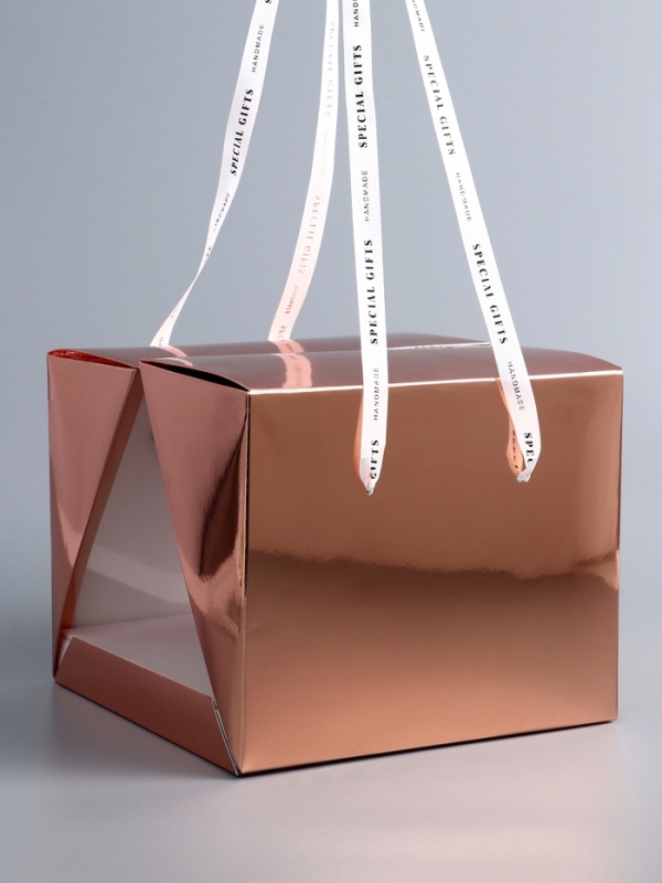 Коробка под бенто-торт с ленточками, ,розовое-золото , 25 х 25 х 20 см Коробка под бенто-торт с ленточками, ,розовое-золото , 25 х 25 х 20 см