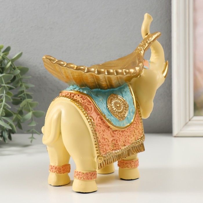 Сувенир полистоун Сувенир полистоун "Бежевый слон с золотым листом на спине" 19,3х11х19 см