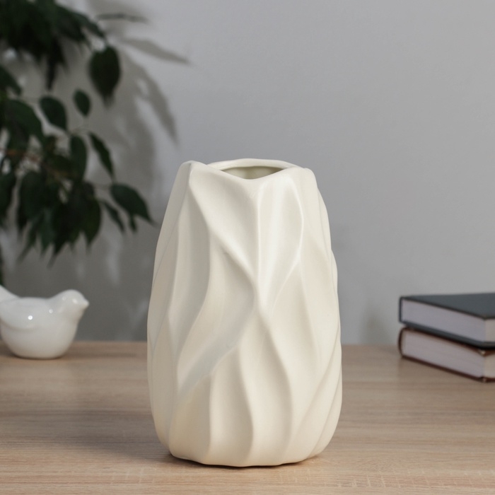 Керамическая ваза декоративная настольная «Грэйем», для цветов, сухоцветов, d-7 см, 17.5×10 см, белый Керамическая ваза декоративная настольная «Грэйем», для цветов, сухоцветов, d-7 см, 17.5×10 см, белый