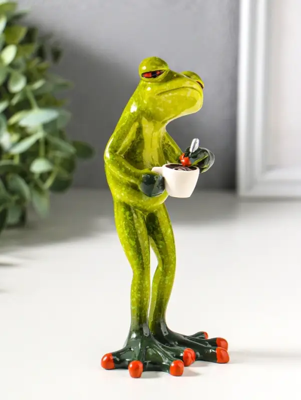 Фигурка полистоун лак &laquo;Лягуха заваривает чашечку кофе&raquo;, 7.5&times;6.2&times;15.2 см