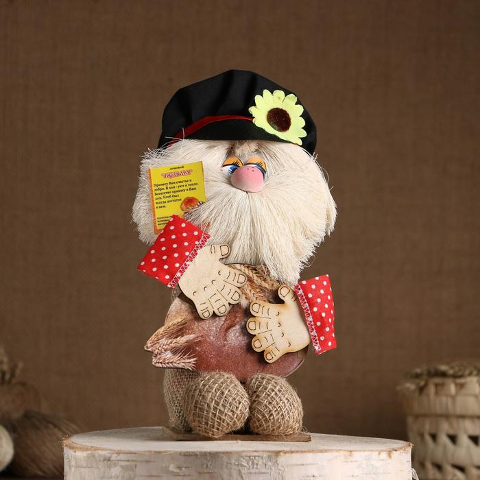 Оберег-домовой Оберег-домовой "Кузя в кепке, с караваем", 22х14х10 см МИКС