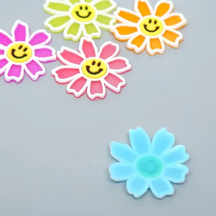 Декор для творчества резина "Ромашка смайл" набор 10 шт 4х4 см
