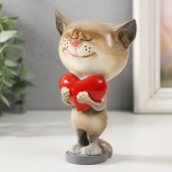Фигурка полистоун лак &laquo;Котик с большим сердцем&raquo;, 8.5&times;6.2&times;13 см