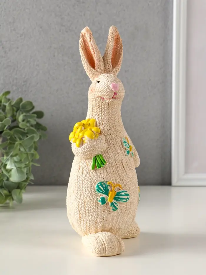 Сувенир полистоун "Зайка вязанный с букетом цветов" 8х10,5х23 см Сувенир полистоун "Зайка вязанный с букетом цветов" 8х10,5х23 см
