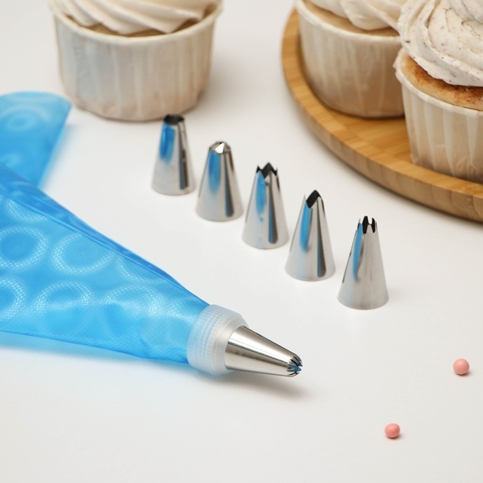 Набор кондитерский Доляна «Хоста», 8 предметов: 6 насадок, адаптер, мешок кондитерский 27×15 см, цвет МИКС Набор кондитерский Доляна «Хоста», 8 предметов: 6 насадок, адаптер, мешок кондитерский 27×15 см, цвет МИКС