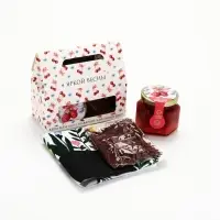 Набор с крем-мёдом, чаем и полотенцем в коробке "Весенний паттерн"