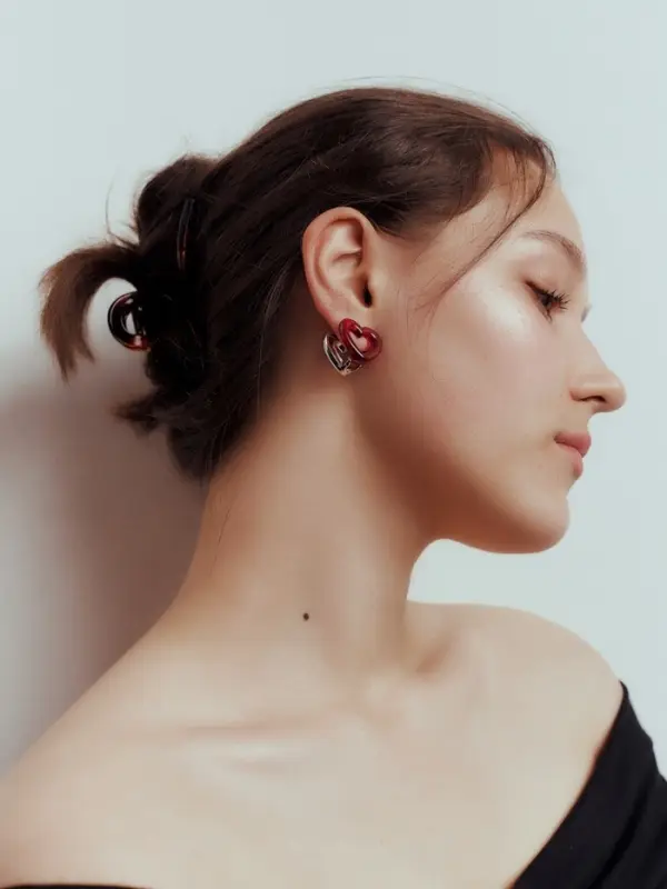 Серьге &laquo;Сердце&raquo; двойное, красная в серебре
