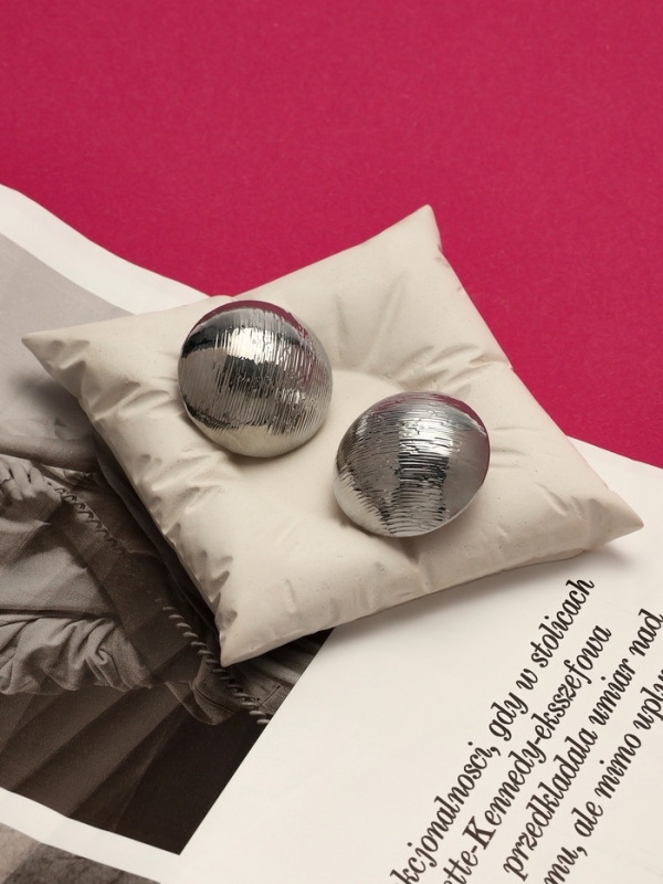 Клипсы «Тренд» объёмный круг, цвет серебро Клипсы «Тренд» объёмный круг, цвет серебро