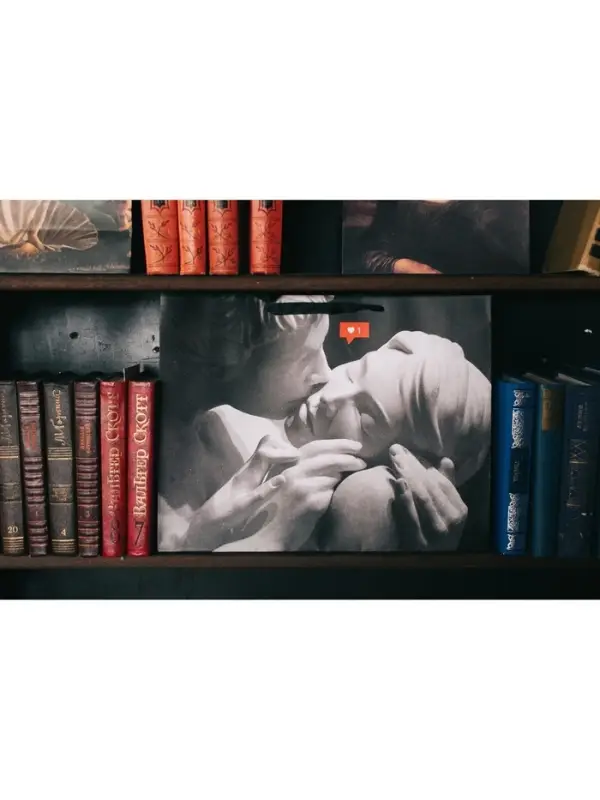 Пакет подарочный ламинированный, упаковка, &laquo;Love&raquo;, L 40&times;31&times;11.5 см