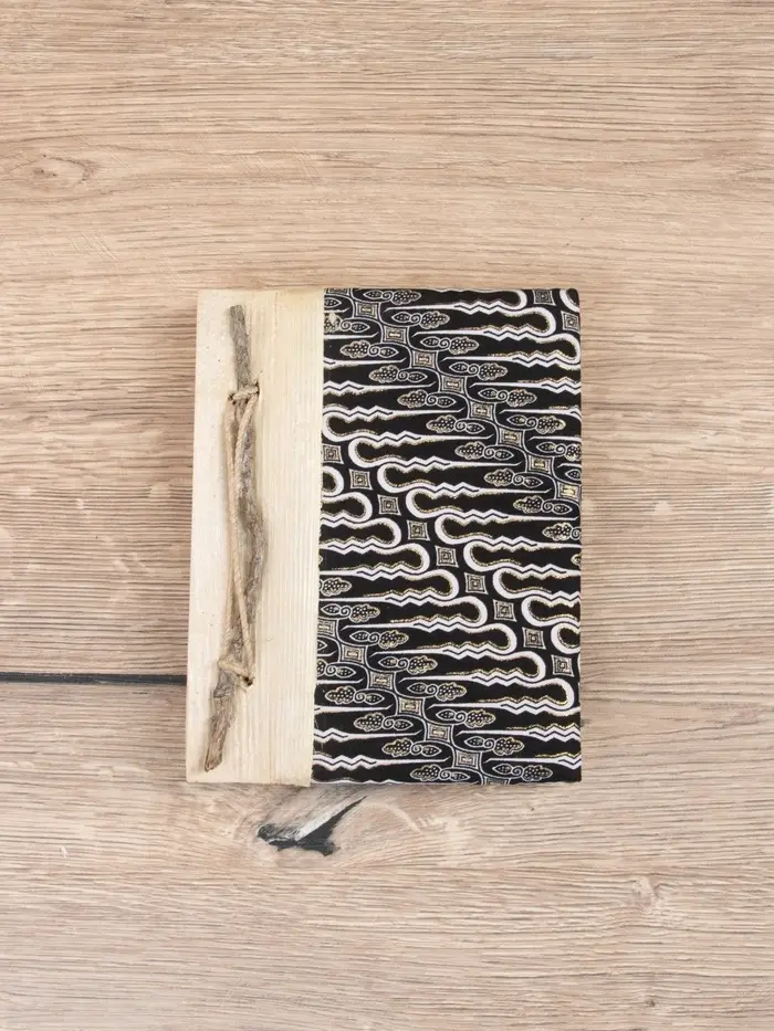 Блокнотик "Экзотика" 48 листов, 14х18х2 см, цв. чёрно-белый Блокнотик "Экзотика" 48 листов, 14х18х2 см, цв. чёрно-белый