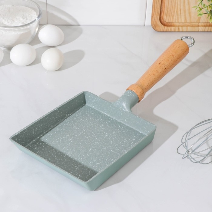 Сковорода «Омлет», 19×15 см, с деревянной ручкой, антипригарное покрытие, индукция Сковорода «Омлет», 19×15 см, с деревянной ручкой, антипригарное покрытие, индукция