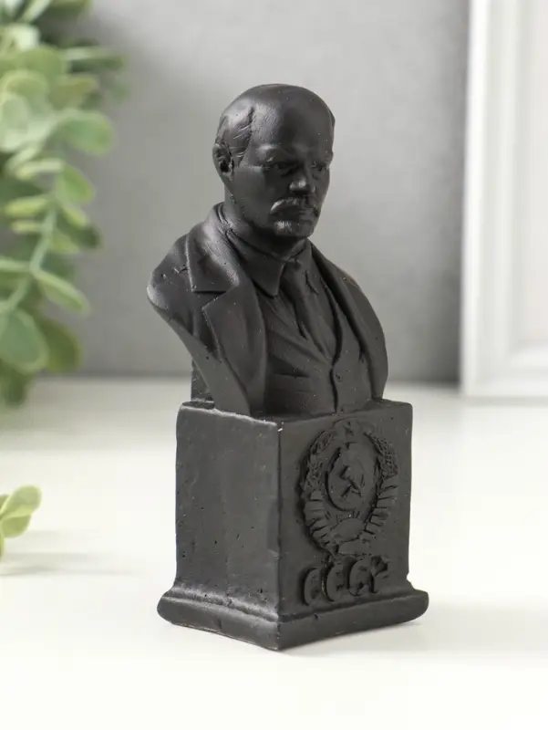 Бюст Ленина, 12х6х4.5см, графит Бюст Ленина, 12х6х4.5см, графит