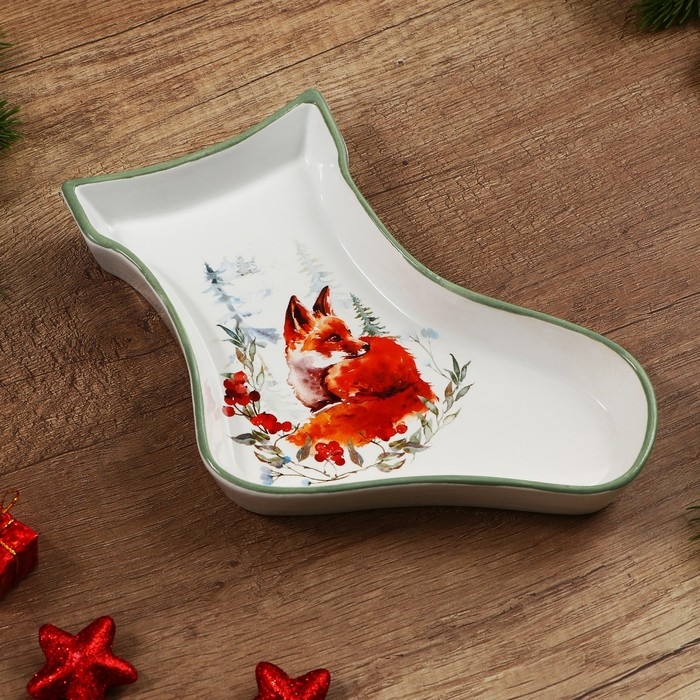 Новый год. Блюдо новогоднее керамическое «Лисичка», 20х15.5х3 см, цвет белый Новый год. Блюдо новогоднее керамическое «Лисичка», 20х15.5х3 см, цвет белый
