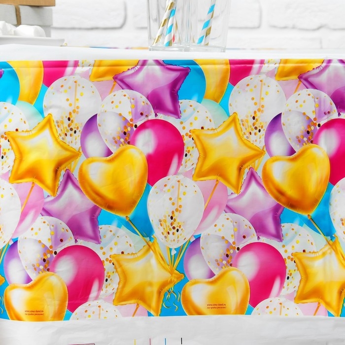 Скатерть одноразовая «Влюбленность», шарики, 182х137см Скатерть одноразовая «Влюбленность», шарики, 182х137см