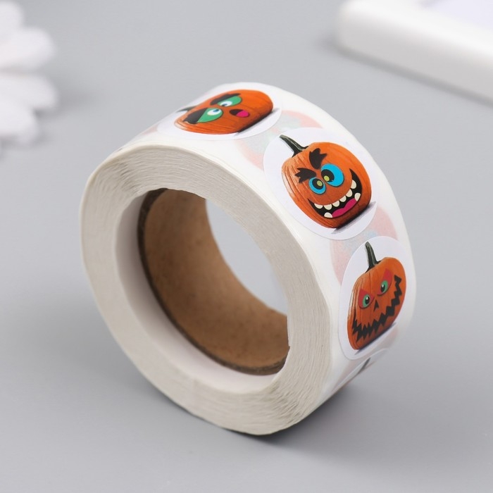 Наклейка бумага Наклейка бумага "Хэллоуин. Забавные тыковки" d=2,5 см 500 шт в рулоне